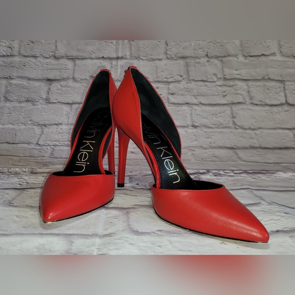 Calvin Klein Women's Red Pump 👠 - Picture 3 of 8